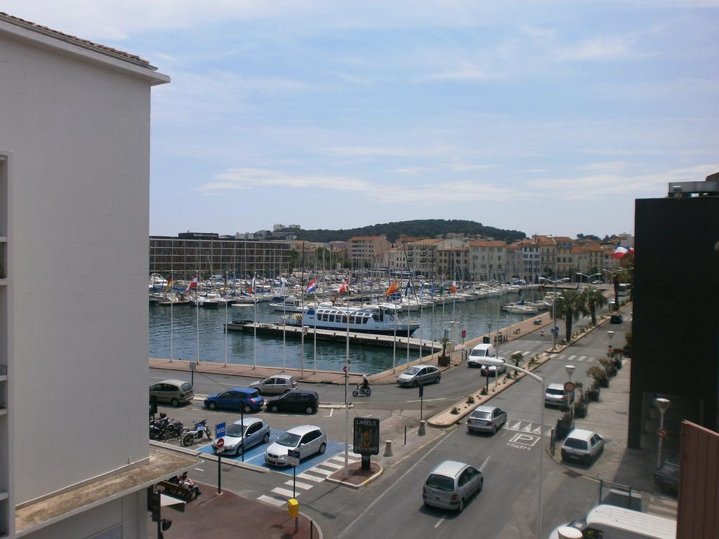 Hotel Restaurant La Fregate La Seyne-sur-Mer Exteriör bild